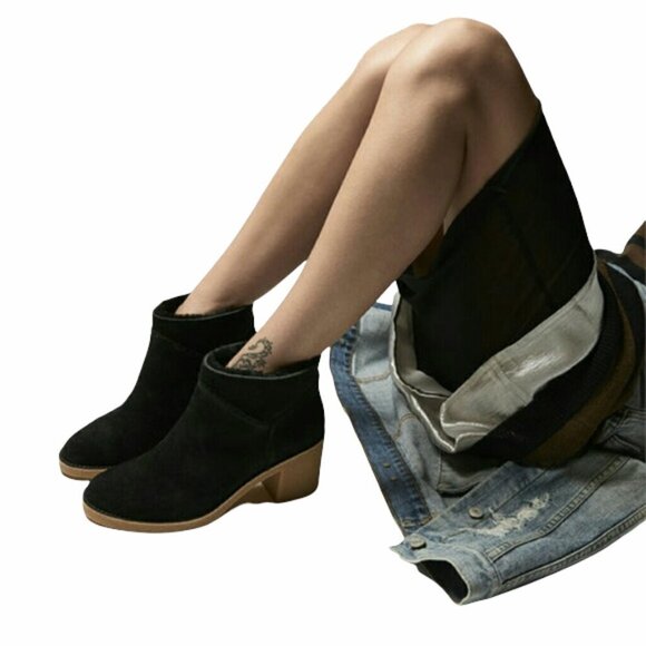 UGG Shoes - UGG Kasen Suede Ankle Booties